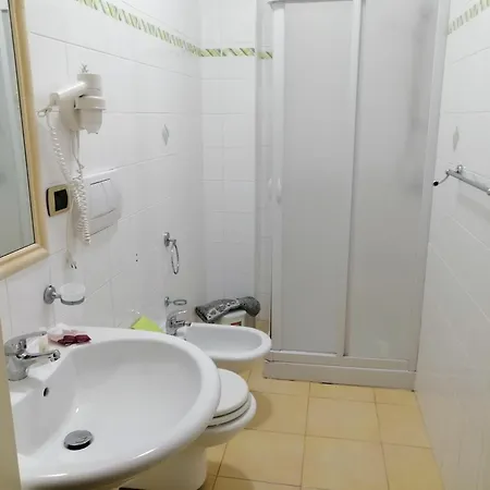 Megaron Hotel 3*