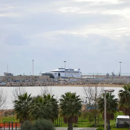 Megaron Отель 3*