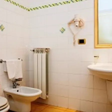 Hotel Megaron 3*