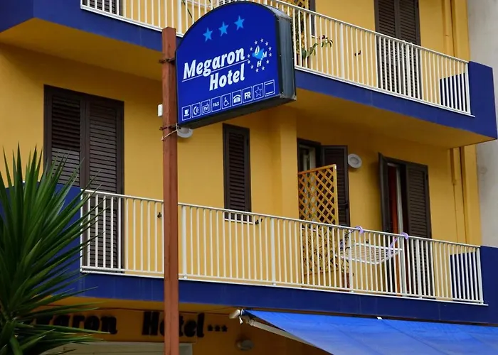 Hotel Megaron 3*