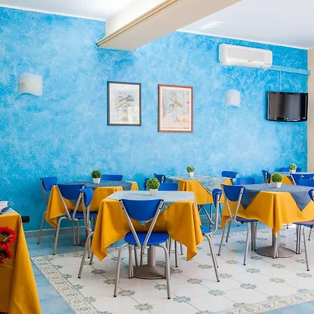 Hotel Megaron 3*