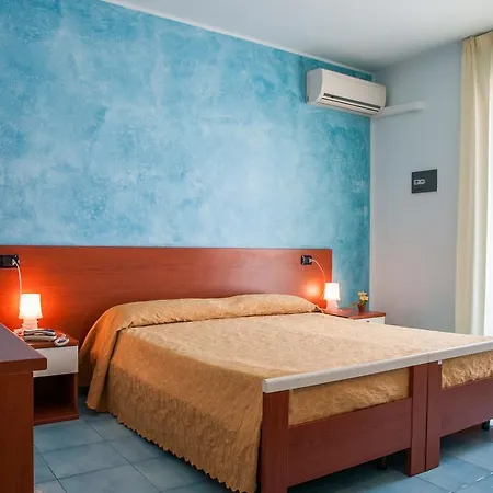 Hotel Megaron 3*